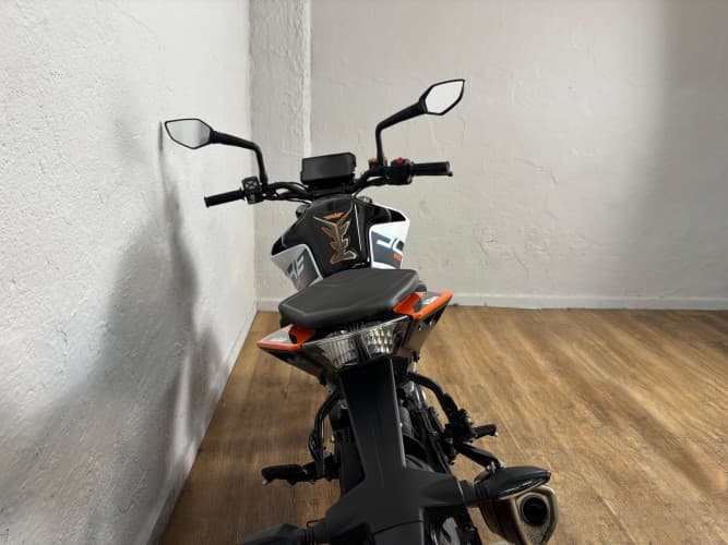 Comprar KTM DUKE 125 2023 de segunda mano KTM DUKE 125 2023 de segunda mano