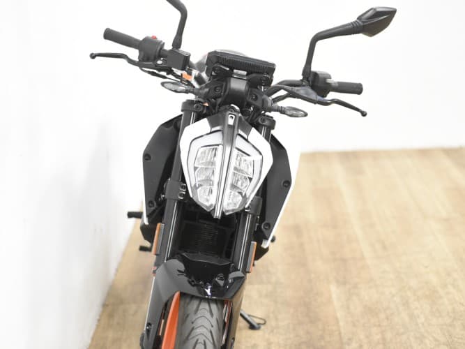 KTM DUKE 125 2024 de segunda mano