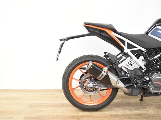 KTM DUKE 125 2024 de segunda mano