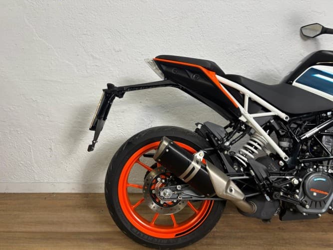 Comprar KTM DUKE 125 2024 de segunda mano KTM DUKE 125 2024 de segunda mano