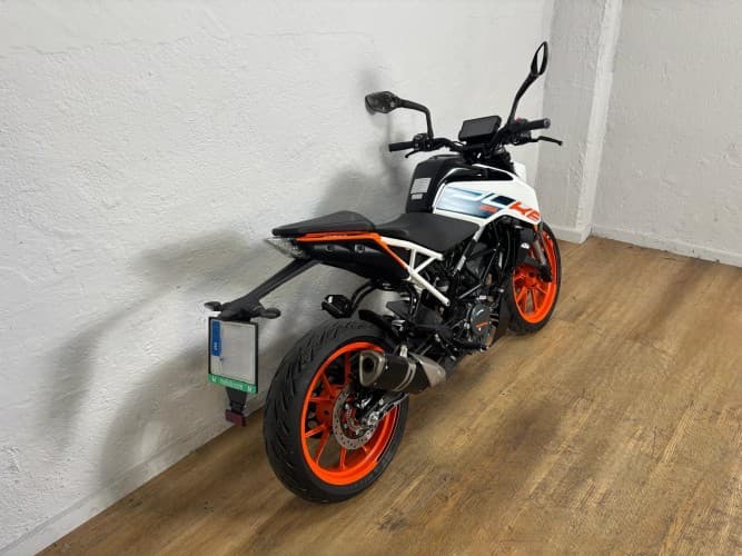 Comprar KTM DUKE 125 2024 de segunda mano KTM DUKE 125 2024 de segunda mano