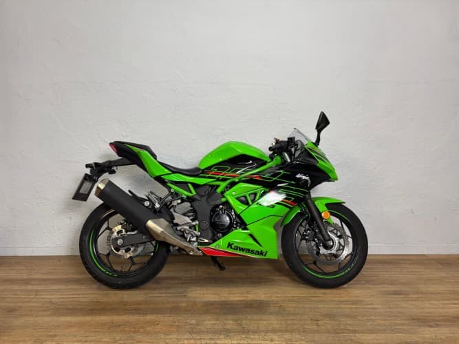 KAWASAKI NINJA 125 2023 de segunda mano