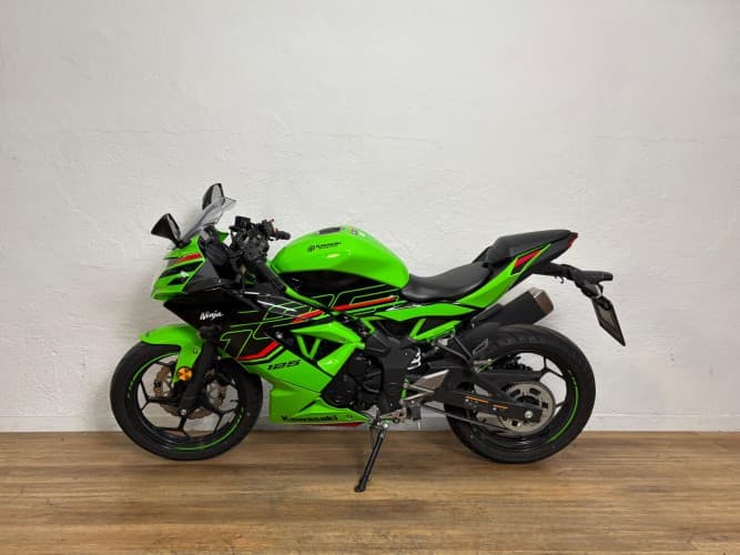 KAWASAKI NINJA 125 2023 de segunda mano