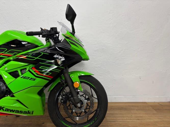 KAWASAKI NINJA 125 2023 de segunda mano