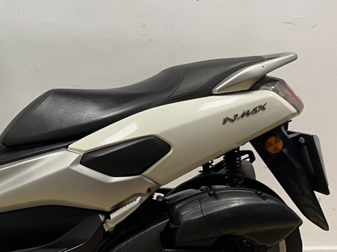 YAMAHA NMAX 125 2017 de segunda mano