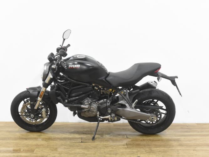 Comprar DUCATI MONSTER 821 (A2) 2018 de segunda mano DUCATI MONSTER 821 (A2) 2018 de segunda mano