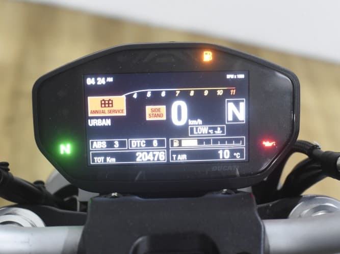 Comprar DUCATI MONSTER 821 (A2) 2018 de segunda mano DUCATI MONSTER 821 (A2) 2018 de segunda mano