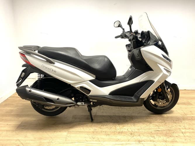 Comprar KYMCO GRAND DINK 300 2022 de segunda mano KYMCO GRAND DINK 300 2022 de segunda mano