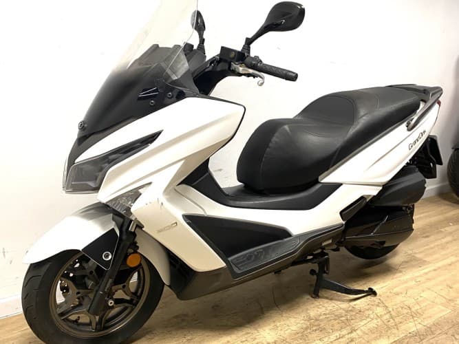 Comprar KYMCO GRAND DINK 300 2022 de segunda mano KYMCO GRAND DINK 300 2022 de segunda mano
