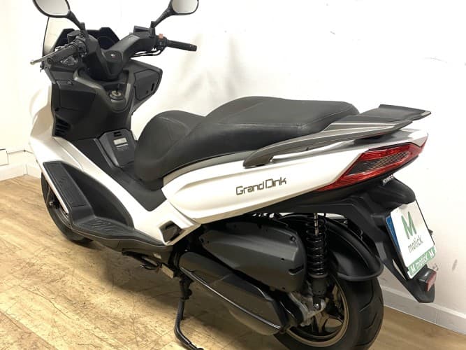 Comprar KYMCO GRAND DINK 300 2022 de segunda mano KYMCO GRAND DINK 300 2022 de segunda mano