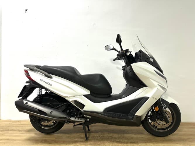 KYMCO GRAND DINK 300 2022 de segunda mano