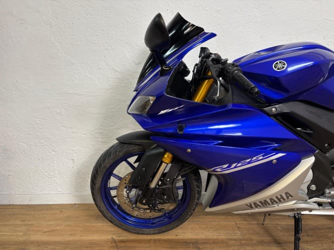 YAMAHA YZF R125 2018 de segunda mano