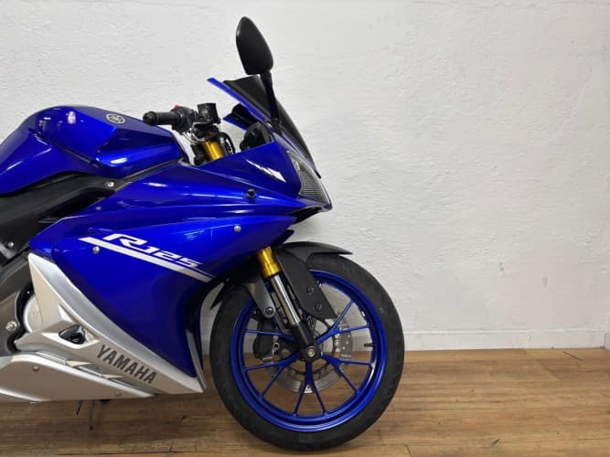 YAMAHA YZF R125 2018 de segunda mano