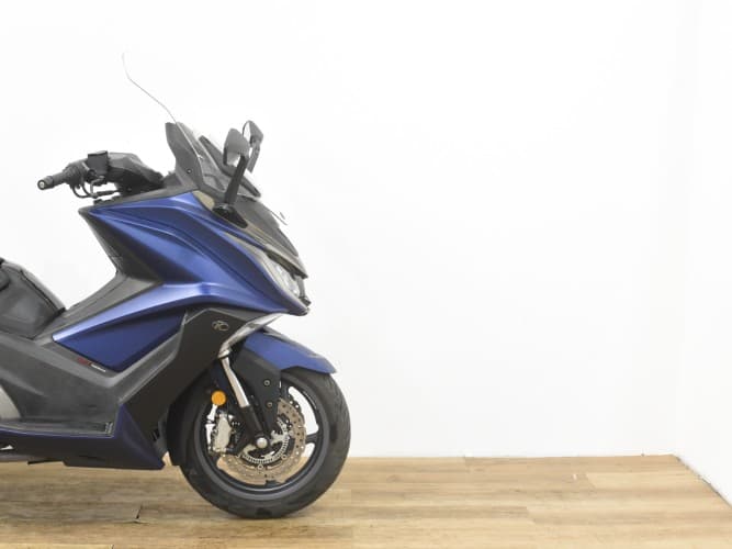 Comprar KYMCO AK 550 (ESCAPE MIVV) 2020 de segunda mano KYMCO AK 550 (ESCAPE MIVV) 2020 de segunda mano