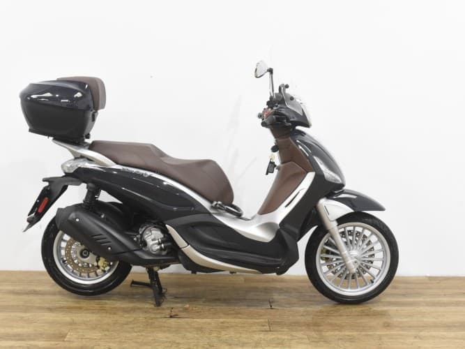 PIAGGIO BEVERLY 300 2021 de segunda mano