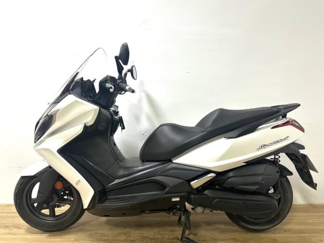 Comprar KYMCO SUPER DINK 125 2020 de segunda mano KYMCO SUPER DINK 125 2020 de segunda mano