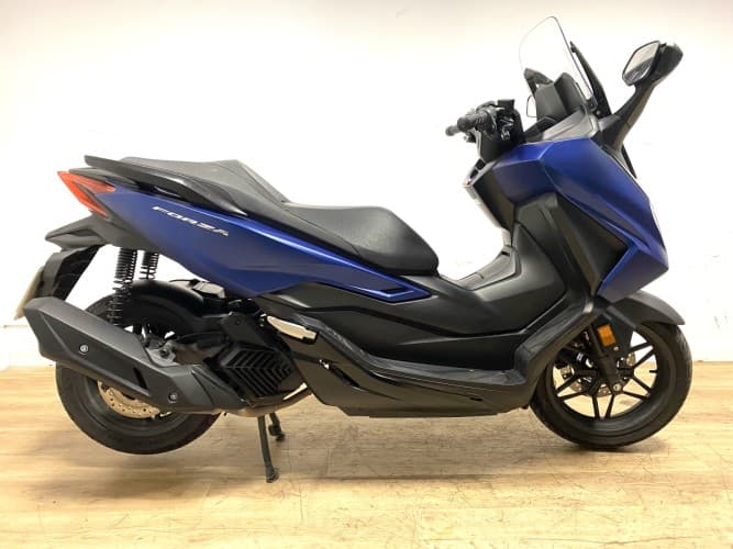 HONDA FORZA 125 2023 de segunda mano