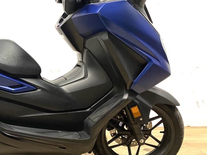 HONDA FORZA 125 2023 de segunda mano