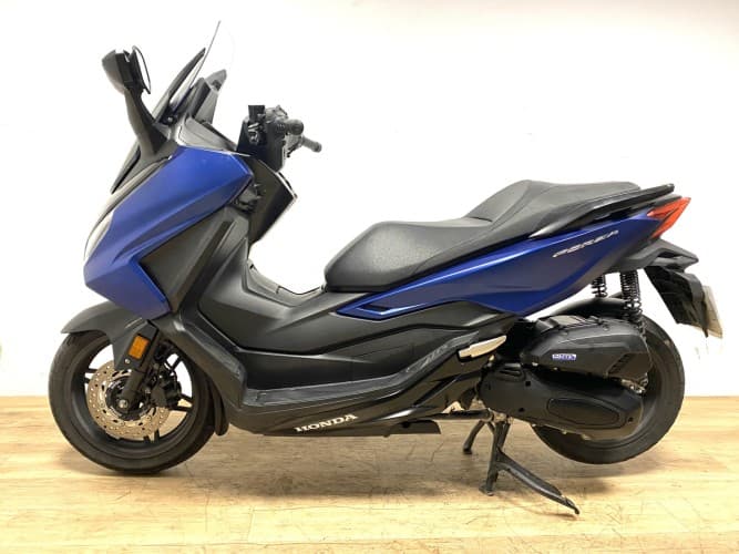 HONDA FORZA 125 2023 de segunda mano