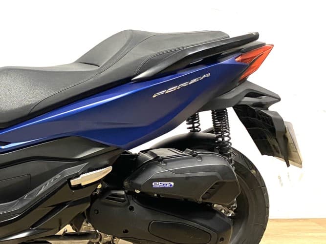HONDA FORZA 125 2023 de segunda mano