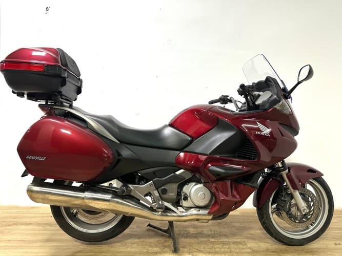 HONDA NT 700 V DEAUVILLE 2010 de segunda mano