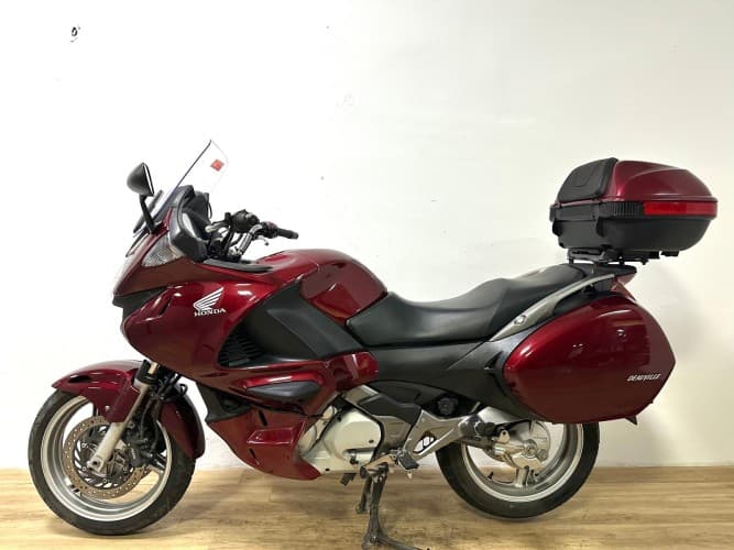 HONDA NT 700 V DEAUVILLE 2010 de segunda mano