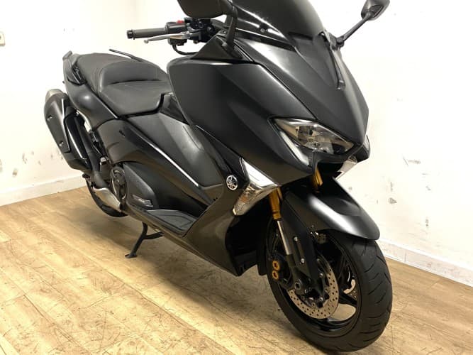 YAMAHA TMAX 530 SX 2017 de segunda mano