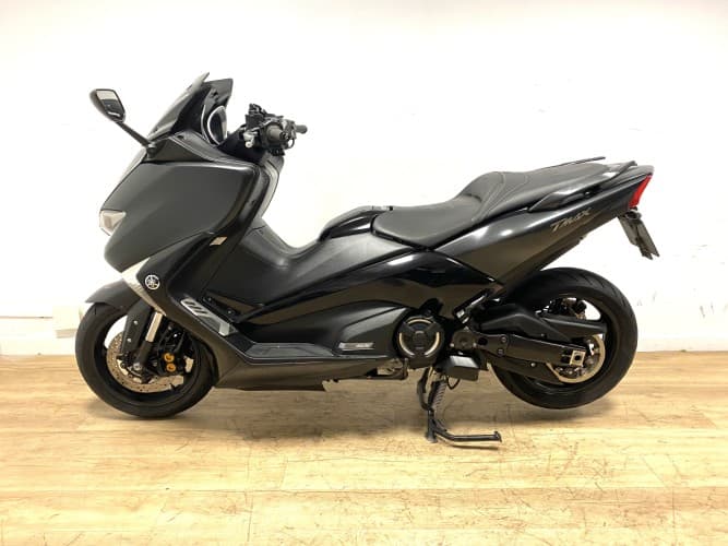 YAMAHA TMAX 530 SX 2017 de segunda mano