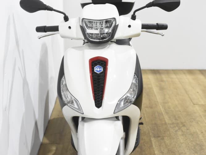 Comprar PIAGGIO MEDLEY 125 2021 de segunda mano PIAGGIO MEDLEY 125 2021 de segunda mano