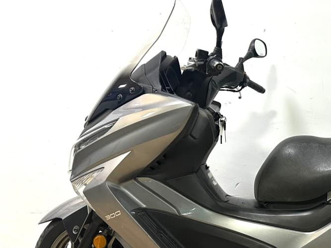 Comprar KYMCO GRAND DINK 300 2018 de segunda mano KYMCO GRAND DINK 300 2018 de segunda mano