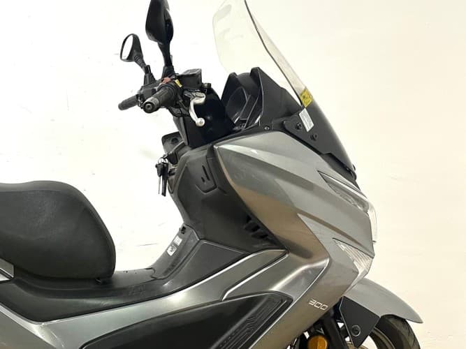 Comprar KYMCO GRAND DINK 300 2018 de segunda mano KYMCO GRAND DINK 300 2018 de segunda mano