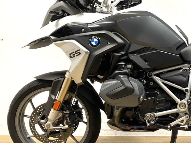 Comprar BMW R 1250 GS (IVA)(FULL EQUIP + 3 MALETAS) 2023 de segunda mano BMW R 1250 GS (IVA)(FULL EQUIP + 3 MALETAS) 2023 de segunda mano