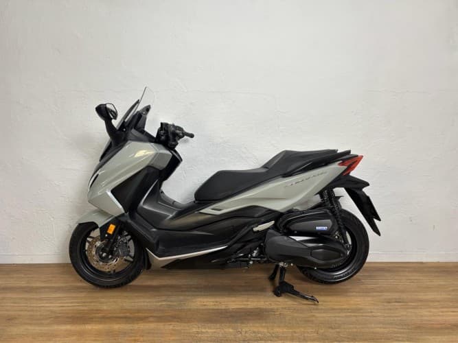 Comprar HONDA FORZA 350 2023 de segunda mano HONDA FORZA 350 2023 de segunda mano