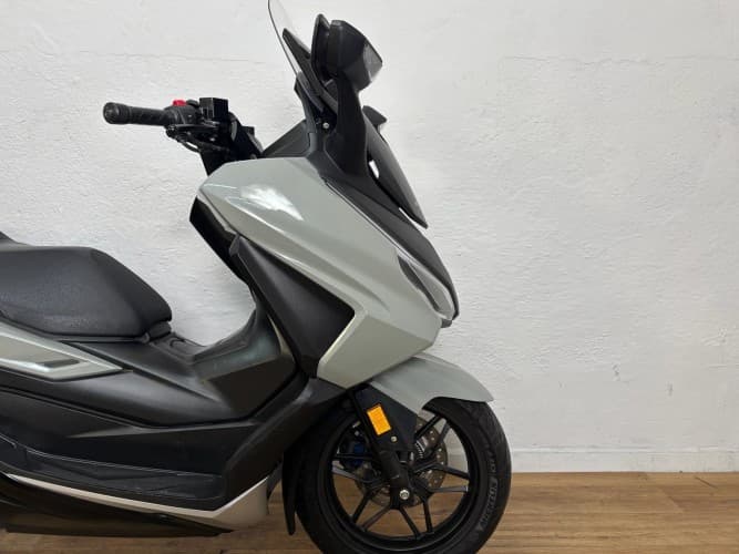 Comprar HONDA FORZA 350 2023 de segunda mano HONDA FORZA 350 2023 de segunda mano