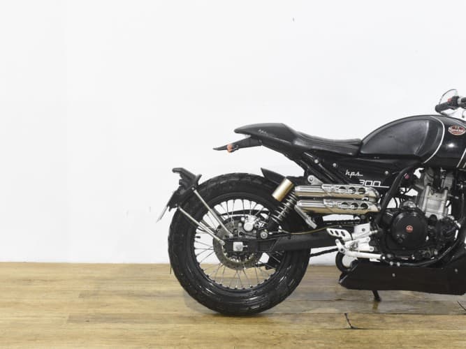 Comprar FB MONDIAL HPS 300 2021 de segunda mano FB MONDIAL HPS 300 2021 de segunda mano