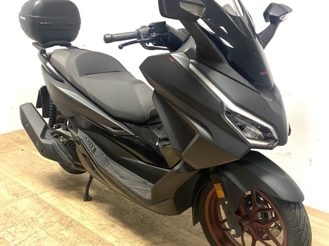 Comprar HONDA FORZA 125 2023 de segunda mano HONDA FORZA 125 2023 de segunda mano