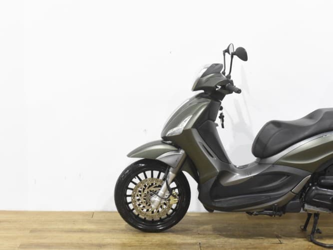 Comprar PIAGGIO BEVERLY 300 2021 de segunda mano PIAGGIO BEVERLY 300 2021 de segunda mano