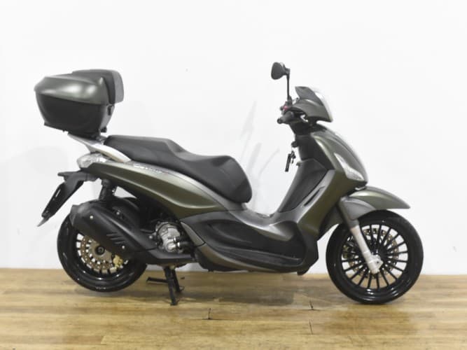 Comprar PIAGGIO BEVERLY 300 2021 de segunda mano PIAGGIO BEVERLY 300 2021 de segunda mano