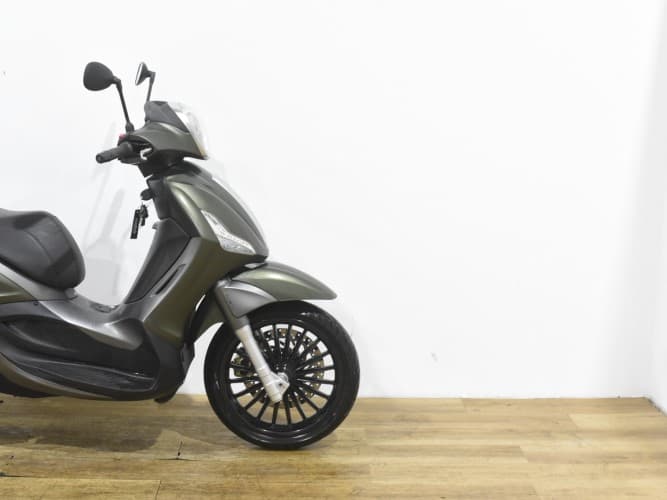 Comprar PIAGGIO BEVERLY 300 2021 de segunda mano PIAGGIO BEVERLY 300 2021 de segunda mano