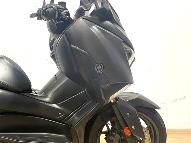 YAMAHA XMAX 300 2019 de segunda mano