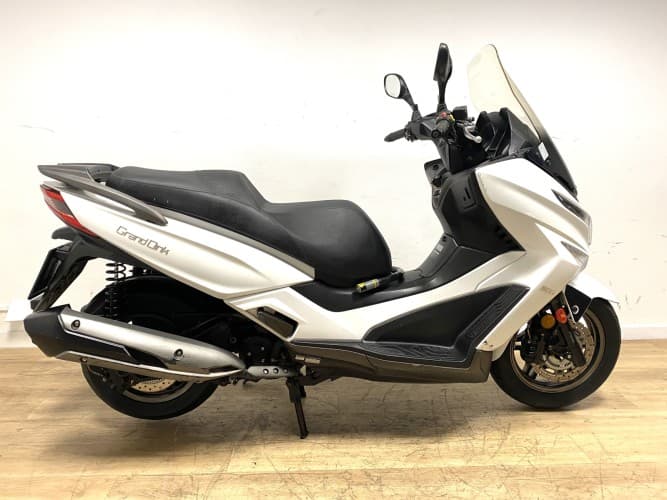 Comprar KYMCO GRAND DINK 300 2017 de segunda mano KYMCO GRAND DINK 300 2017 de segunda mano