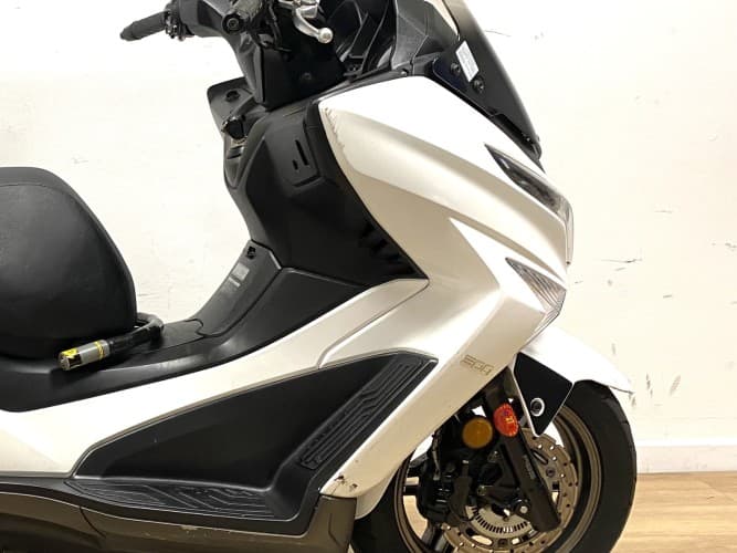 Comprar KYMCO GRAND DINK 300 2017 de segunda mano KYMCO GRAND DINK 300 2017 de segunda mano