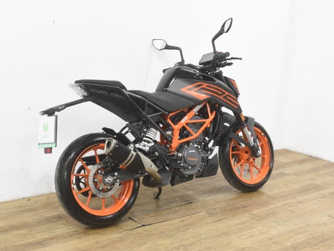 Comprar KTM DUKE 125 2023 de segunda mano KTM DUKE 125 2023 de segunda mano