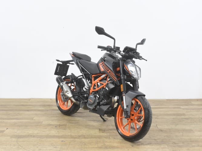 Comprar KTM DUKE 125 2023 de segunda mano KTM DUKE 125 2023 de segunda mano