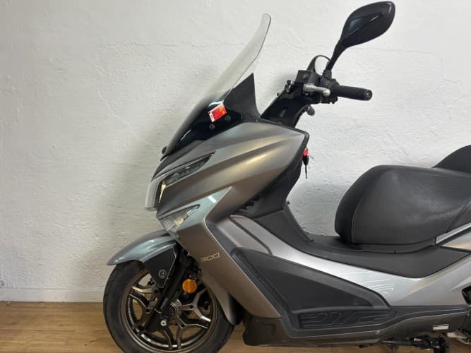 Comprar KYMCO GRAND DINK 300 2020 de segunda mano KYMCO GRAND DINK 300 2020 de segunda mano