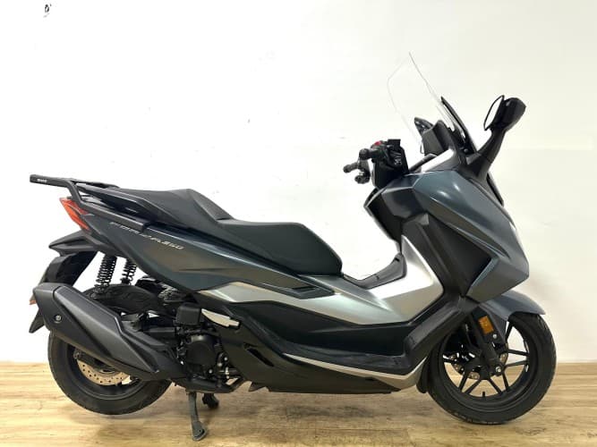 Comprar HONDA FORZA 350 2023 de segunda mano HONDA FORZA 350 2023 de segunda mano
