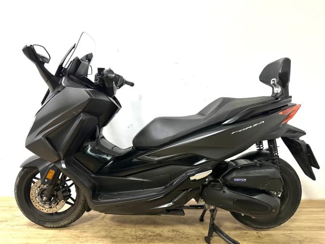 Comprar HONDA FORZA 125 2023 de segunda mano HONDA FORZA 125 2023 de segunda mano