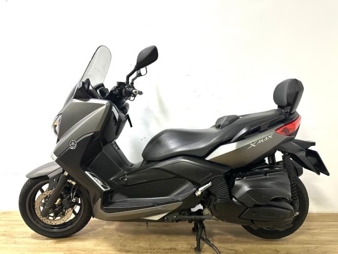 YAMAHA XMAX 400 2014 de segunda mano
