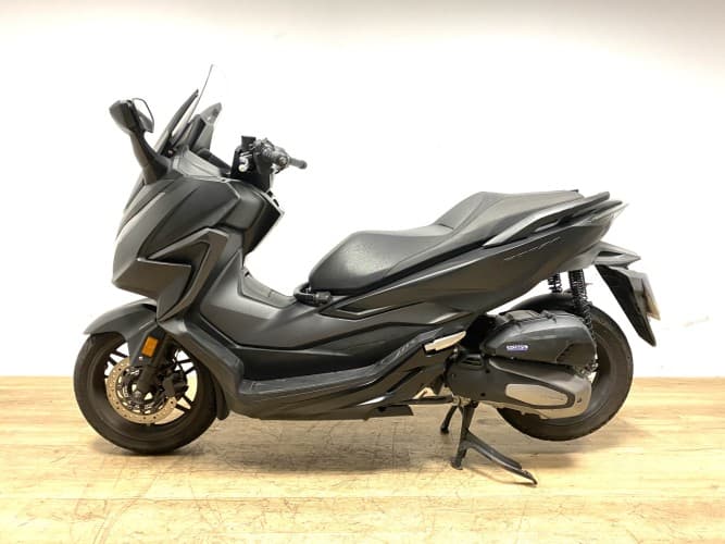 HONDA FORZA 125 2021 de segunda mano