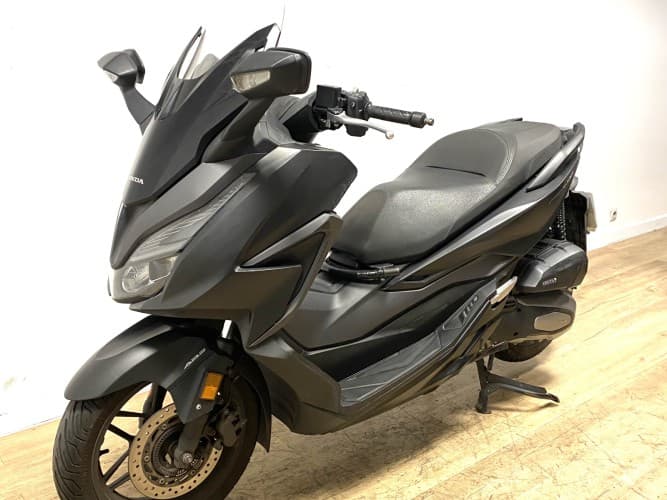 HONDA FORZA 125 2021 de segunda mano